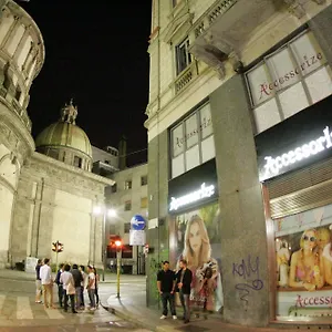 Casa Milano- And , Mediolan Włochy