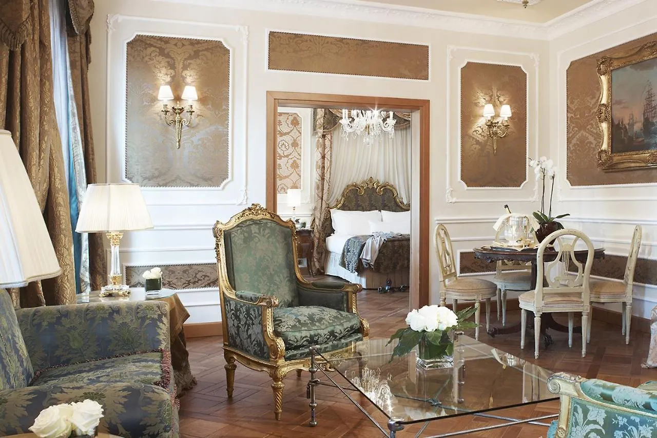 Baglioni Hotel Carlton - The Leading Hotels Of The World Milánó 5*,  Olaszország